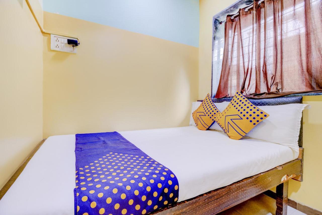 מומביי Oyo 70661 Hotel Al Makkah Managed By Hotel Paris מראה חיצוני תמונה