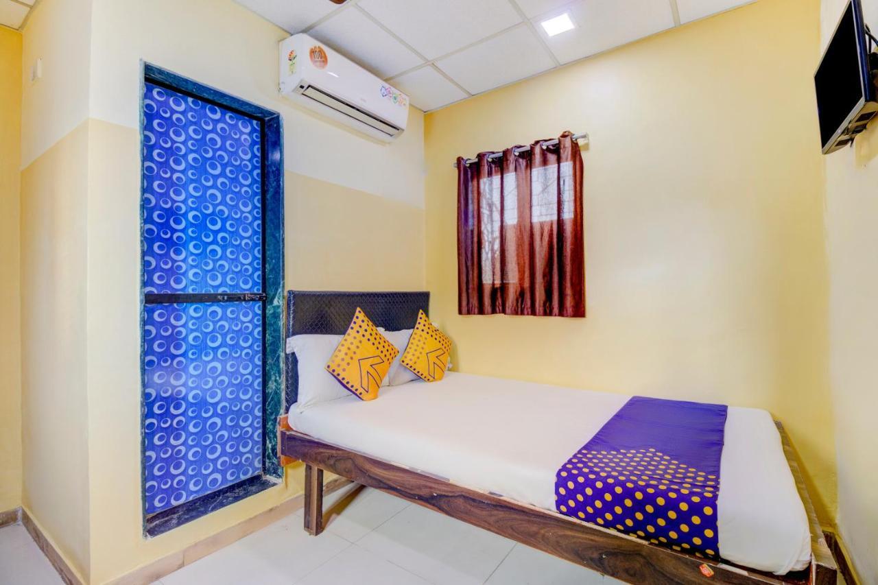 מומביי Oyo 70661 Hotel Al Makkah Managed By Hotel Paris מראה חיצוני תמונה