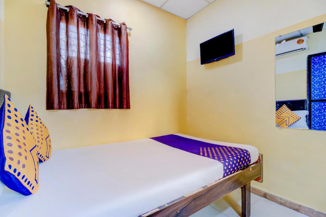 מומביי Oyo 70661 Hotel Al Makkah Managed By Hotel Paris מראה חיצוני תמונה
